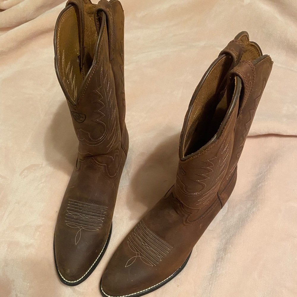Ariat boots size 8